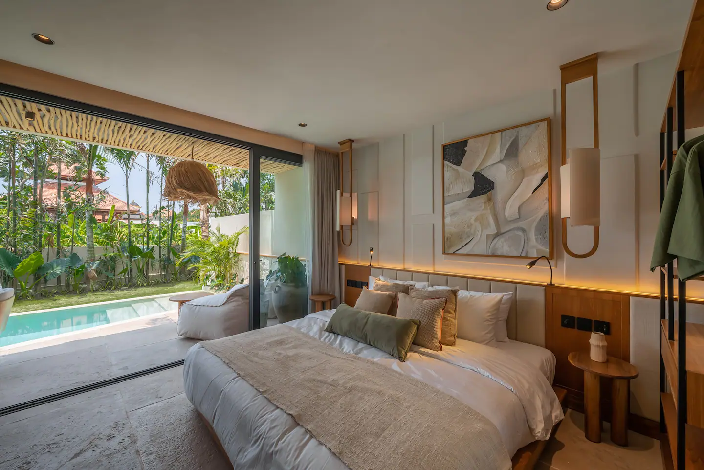 Coco Bay Villa: Luxury 8-Bedroom Villa in Berawa Beach